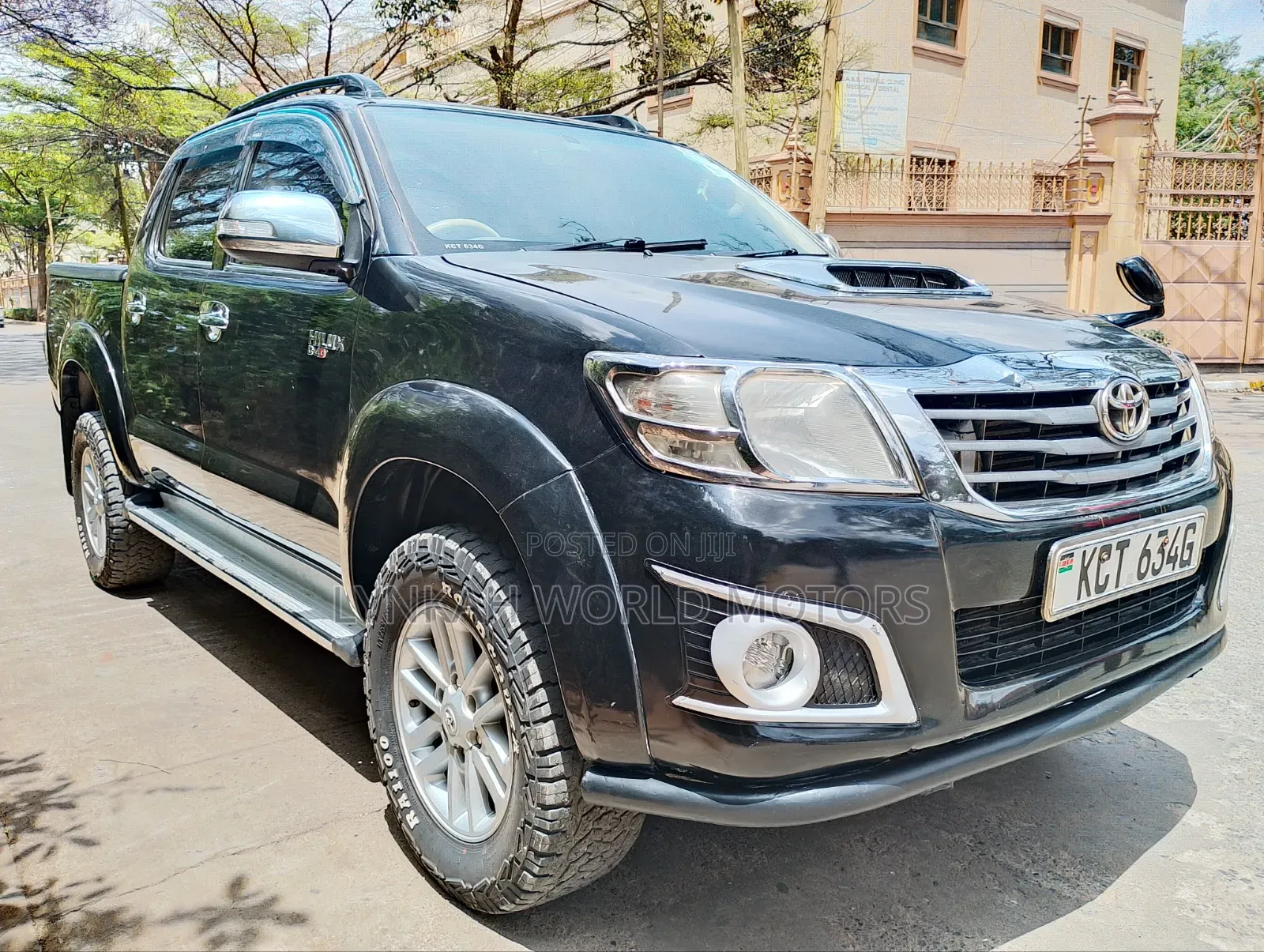 Toyota Hilux 2012 Gray