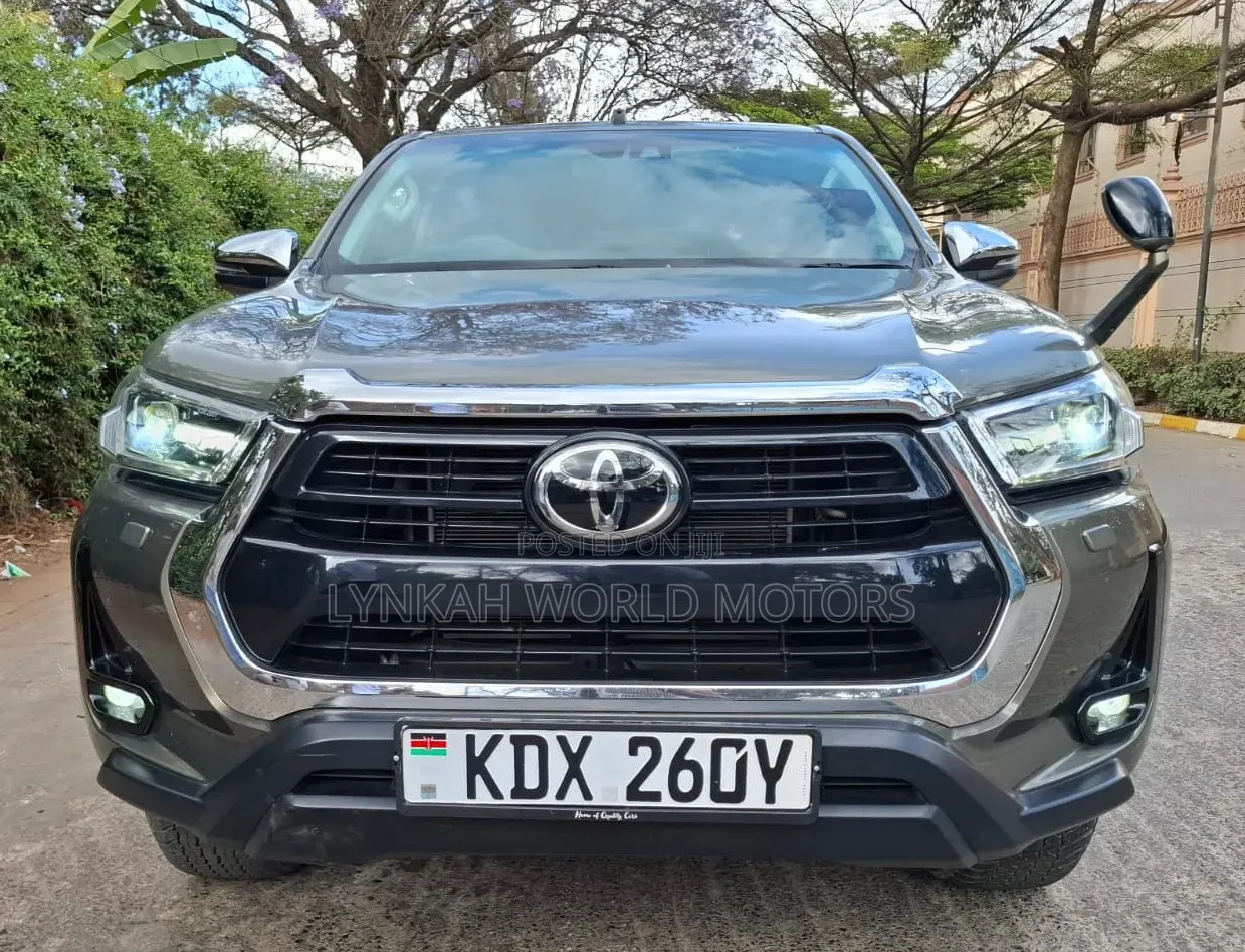 Toyota Hilux 2022 Gray