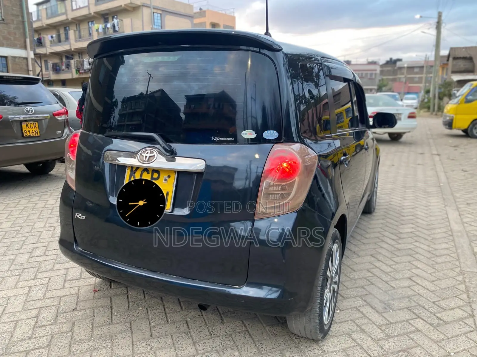 Toyota Ractis 1.5 FWD 2010 Black