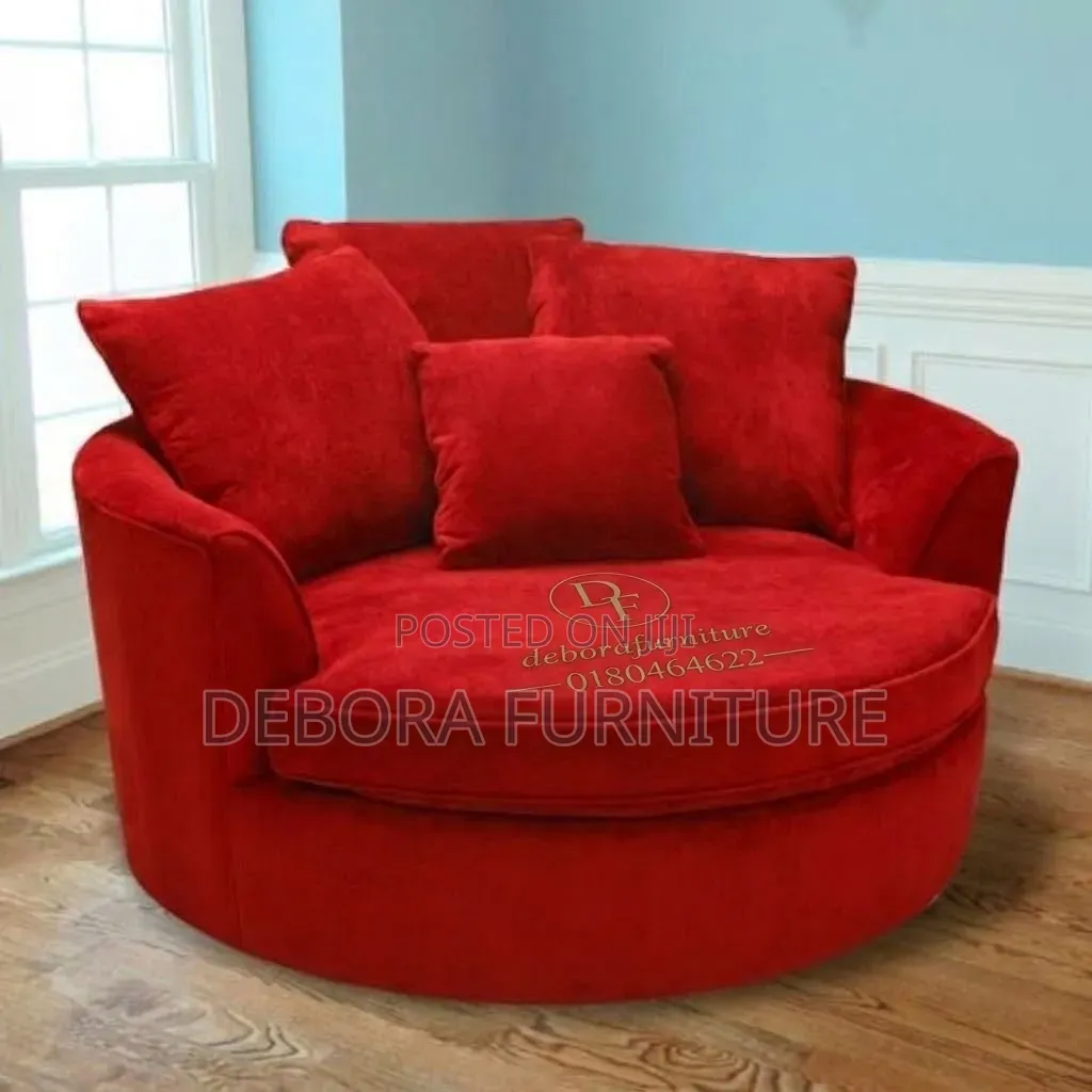 Luxury Round Cuddle Chair / Swivel Barrel Accent Sofa + Throw Pillows