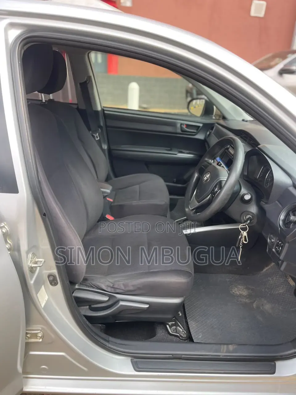 Toyota Corolla Fielder 1.5 Hybrid FWD 2015 Silver