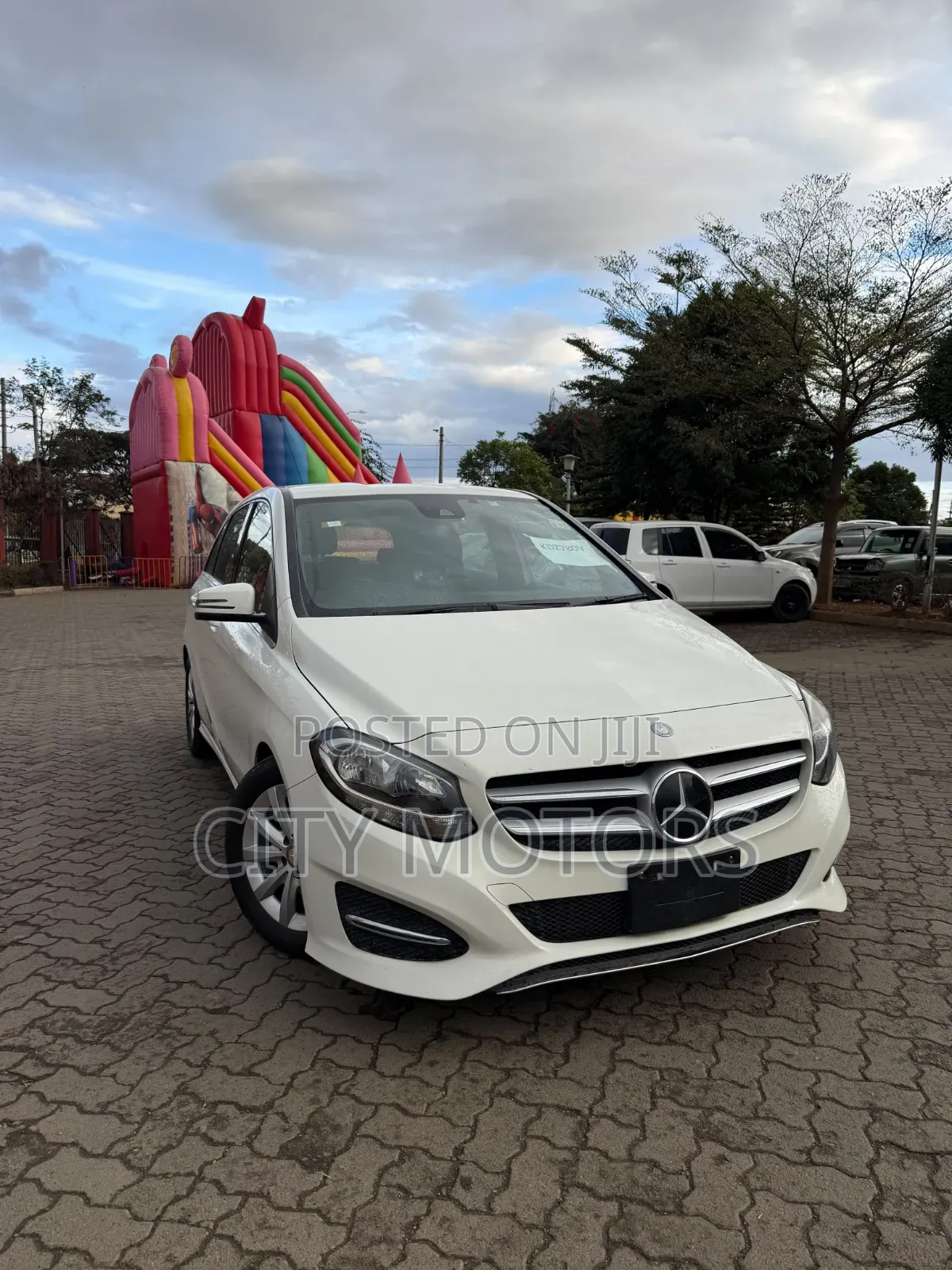 Mercedes-Benz B-Class B180 Petrol 2017 White