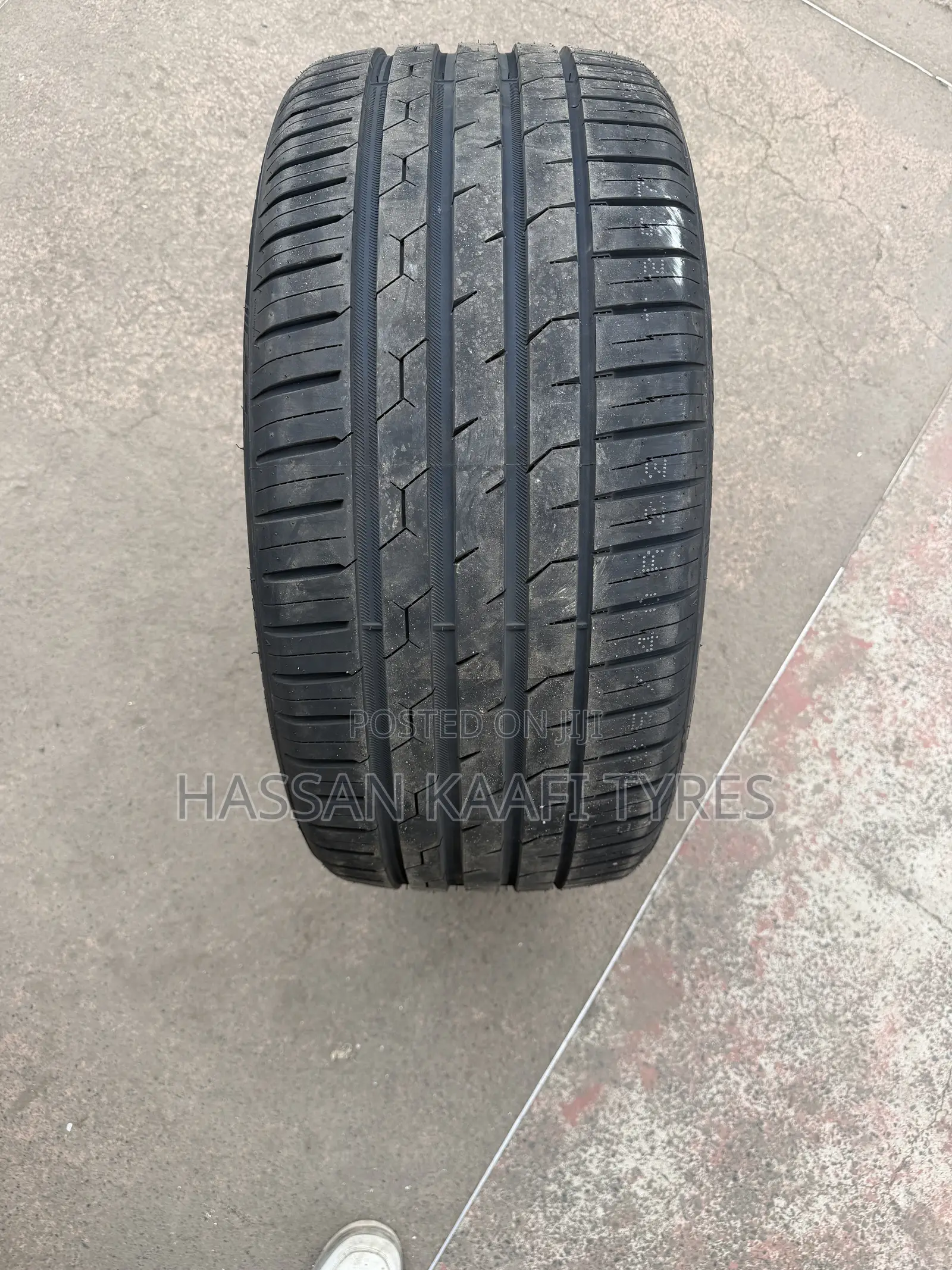 285/40r22 Yusta Tyre