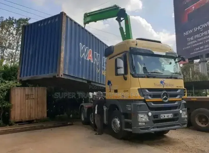 Trailer. Transporters. 30 tonnes.loose Cargo Specialists.