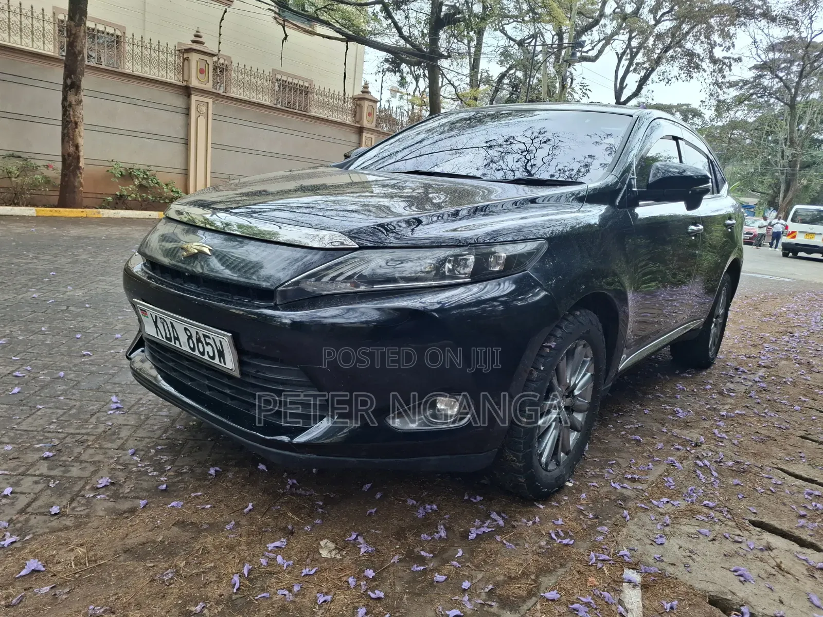 Toyota Harrier 2.0 2014 Black
