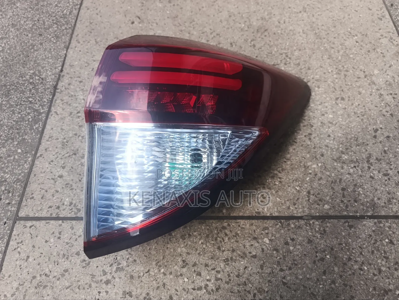Honda Vezel Taillight