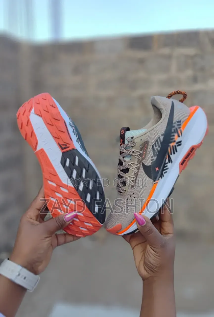 Nike Trail 5 Beige