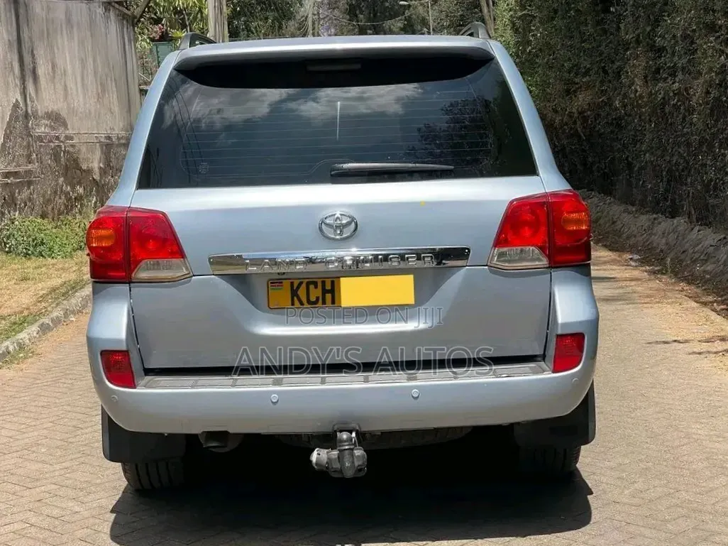 Toyota Land Cruiser 4.5 V8 VXR 2012 Blue