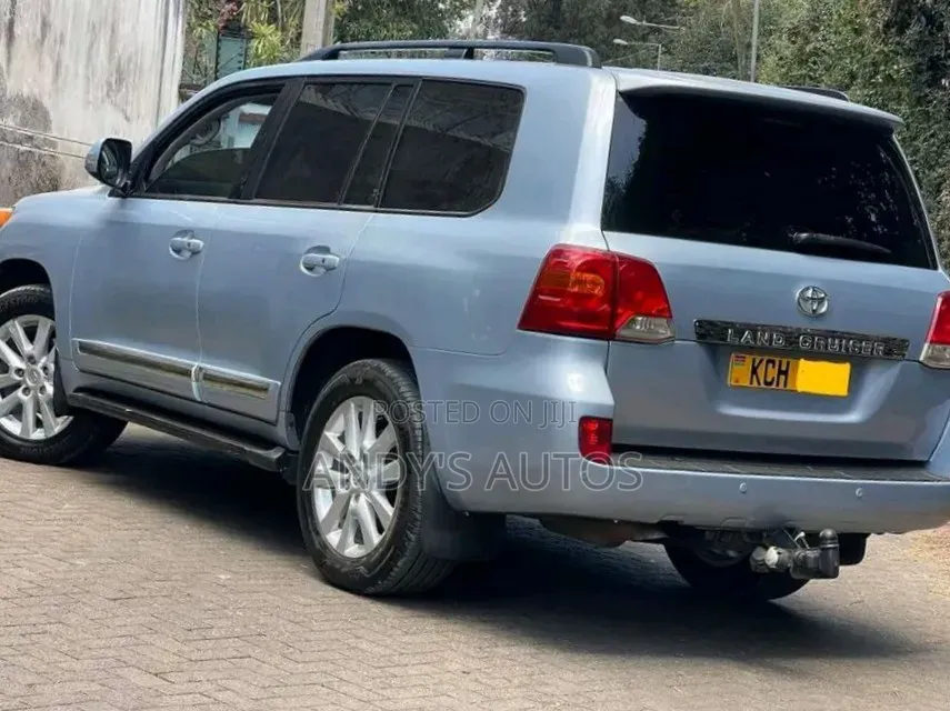 Toyota Land Cruiser 4.5 V8 VXR 2012 Blue