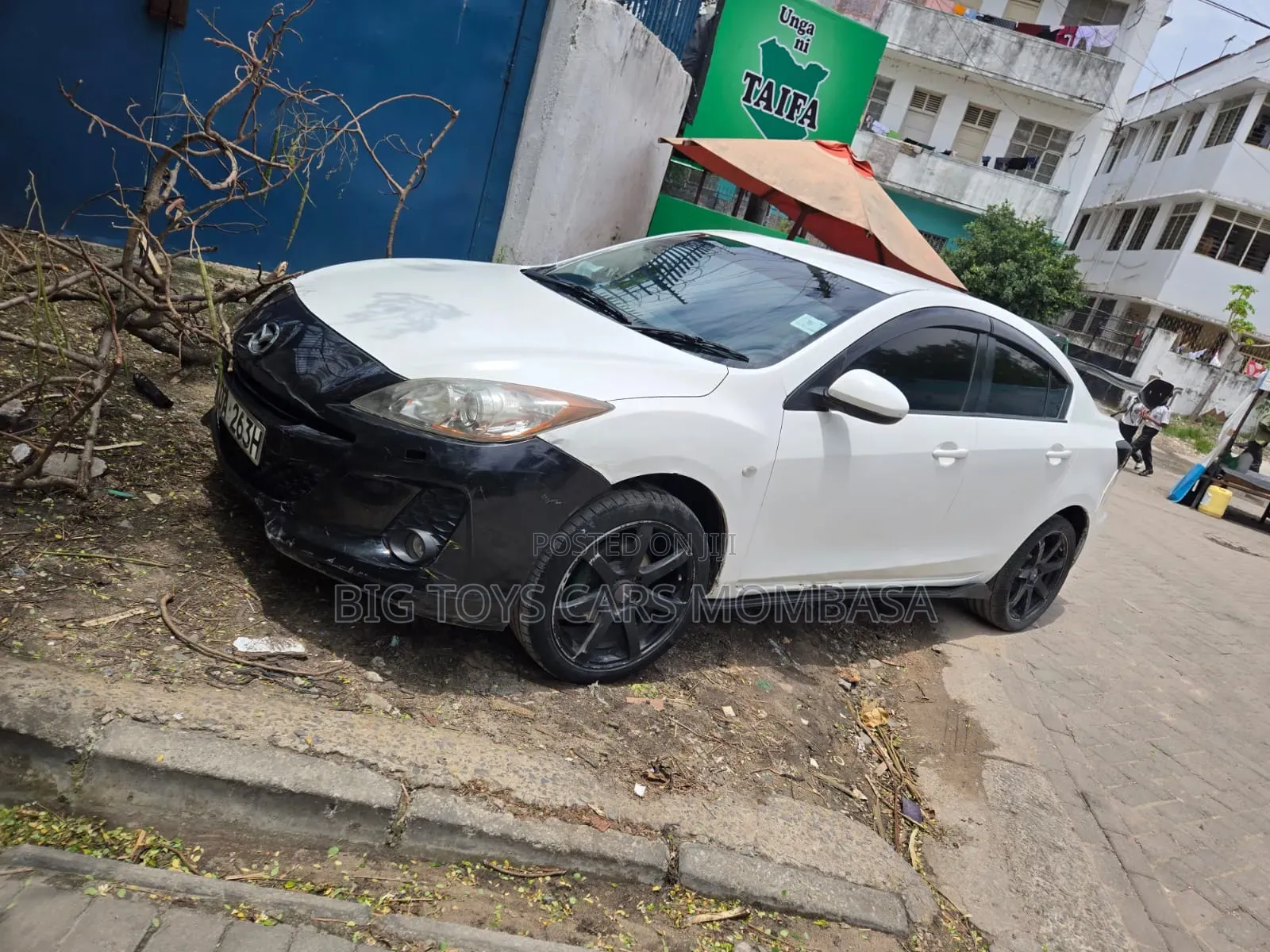 Mazda Axela 2013 White