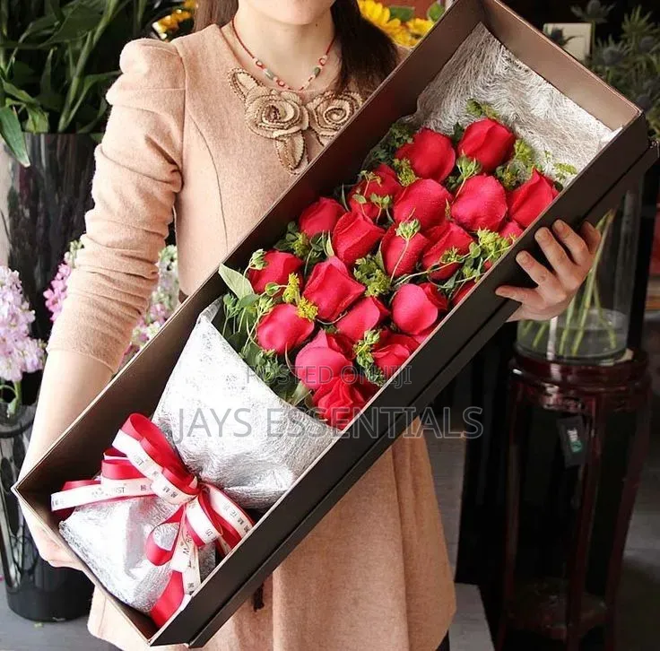Flower Gift Box (No Flowers) : 20*18*12cm