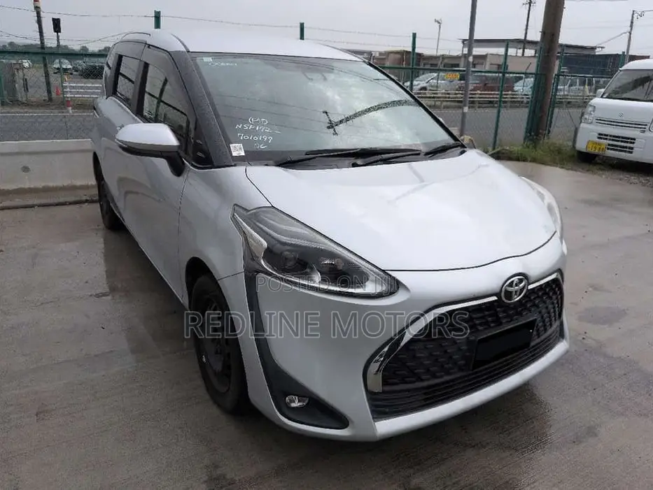 Toyota Sienta 1.5 AWD 2019 Silver