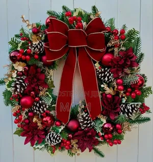 Beautiful Festive Christmas Wreath (30cm) for Front Door & Home Decor