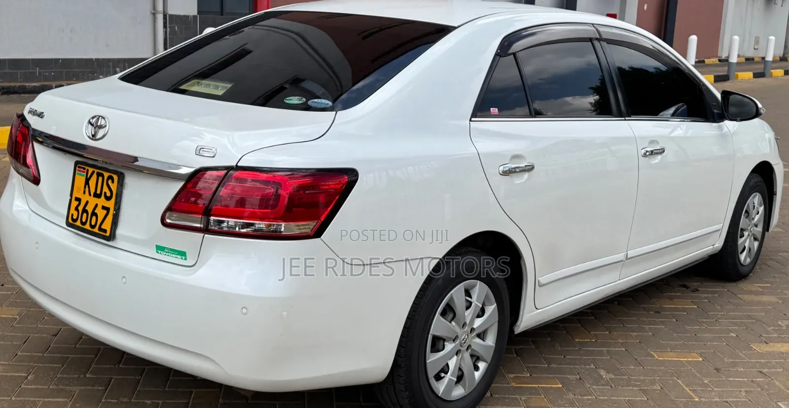 Toyota Premio 2018 Ivory