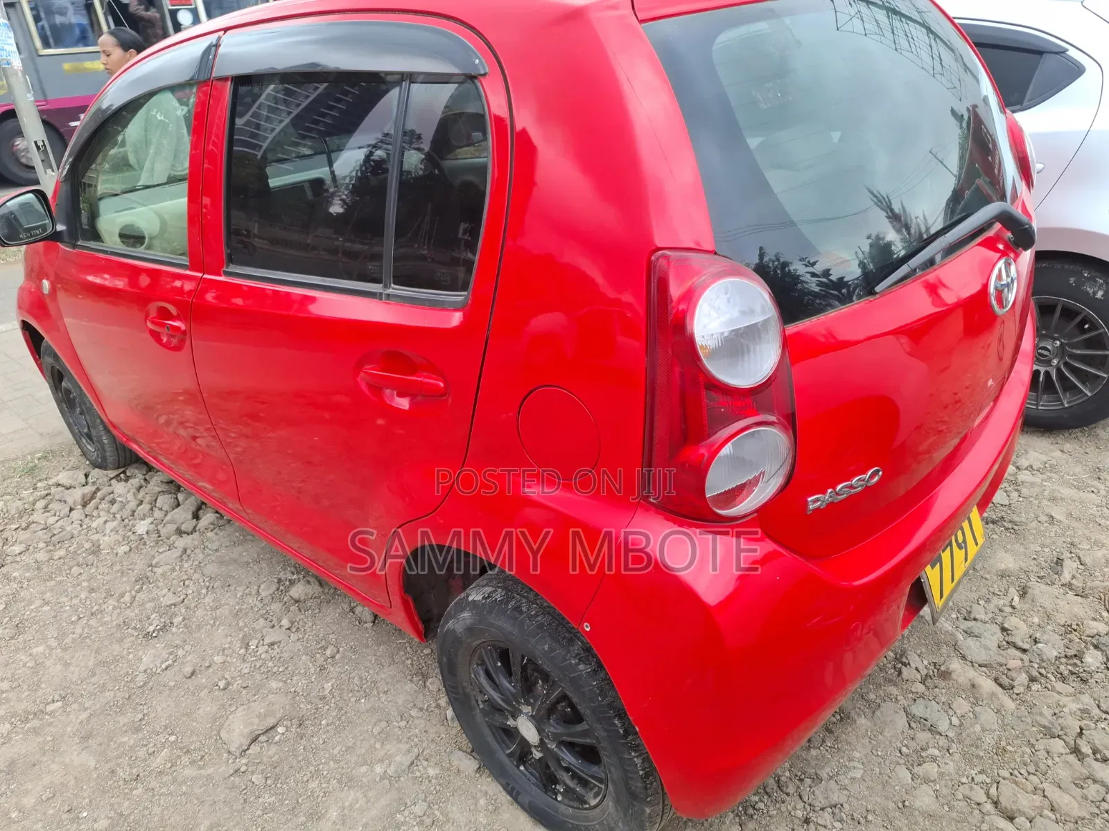 Toyota Passo 1.0 FWD 2012 Red