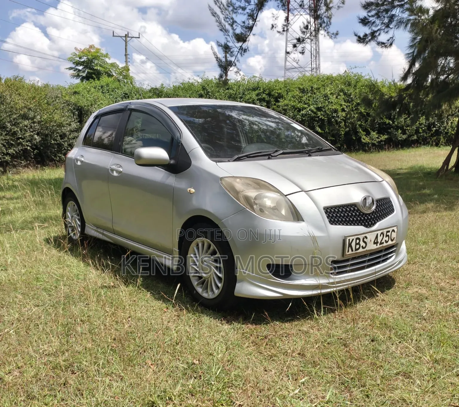 Toyota Vitz 2007 Silver