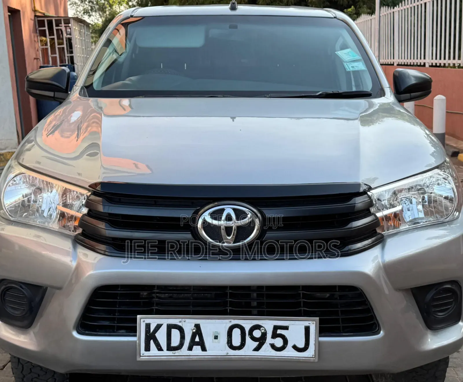 Toyota Hilux 2019 Silver
