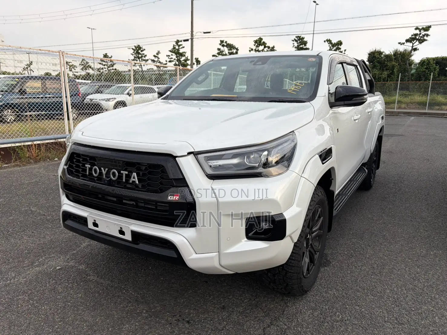 Toyota Hilux 2023 White