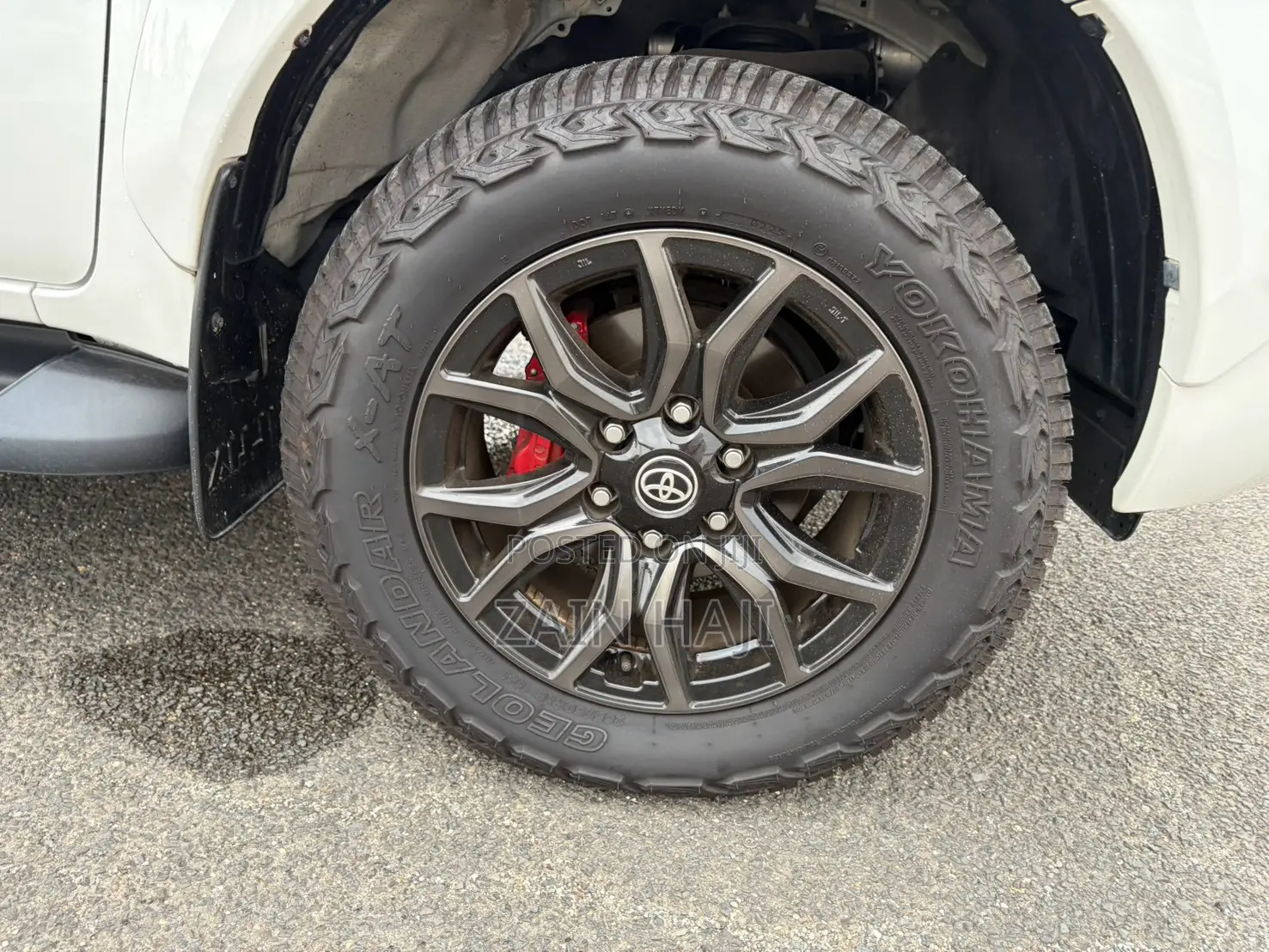 Toyota Hilux 2023 White