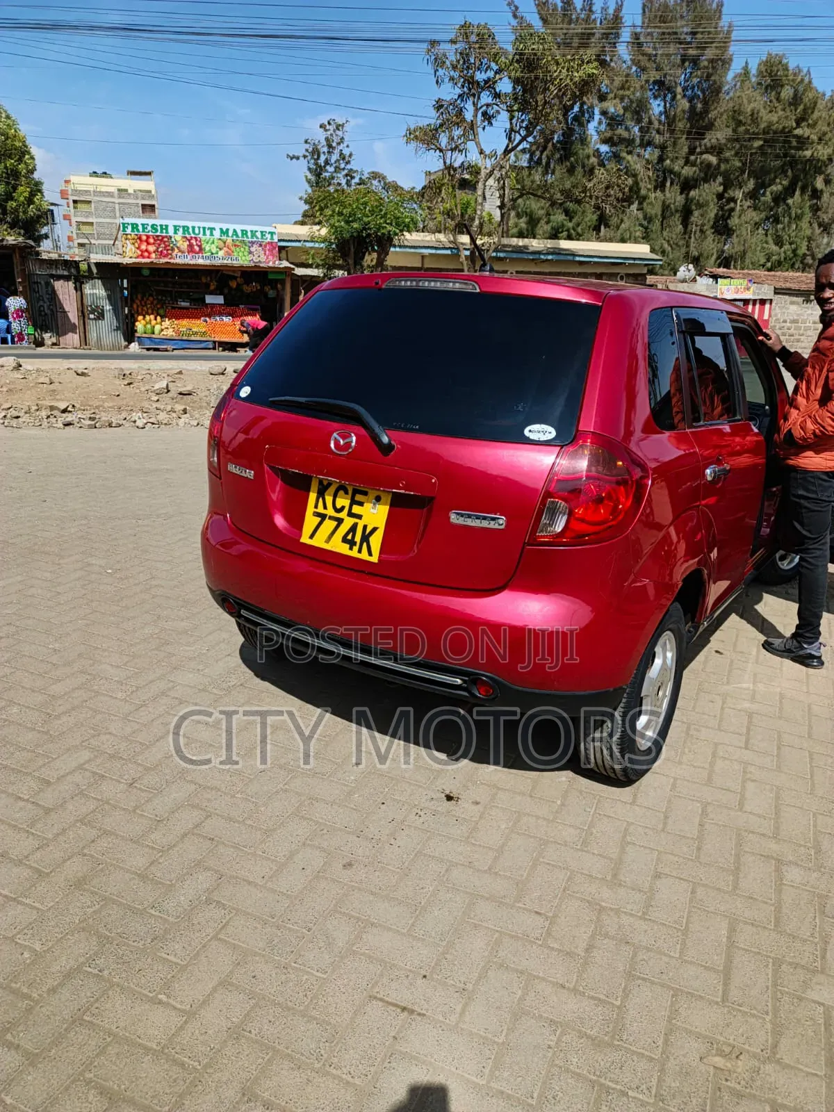 Mazda Verisa 2009 Red