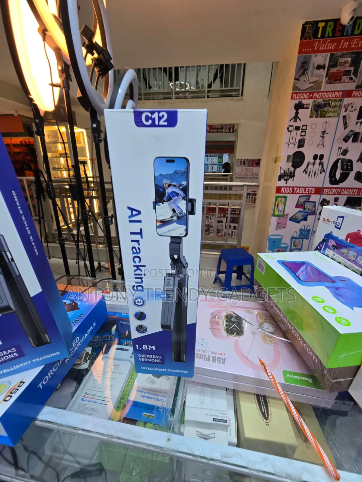 AI Auto Tracking Selfie Stick With Hands-Free Gesture Control