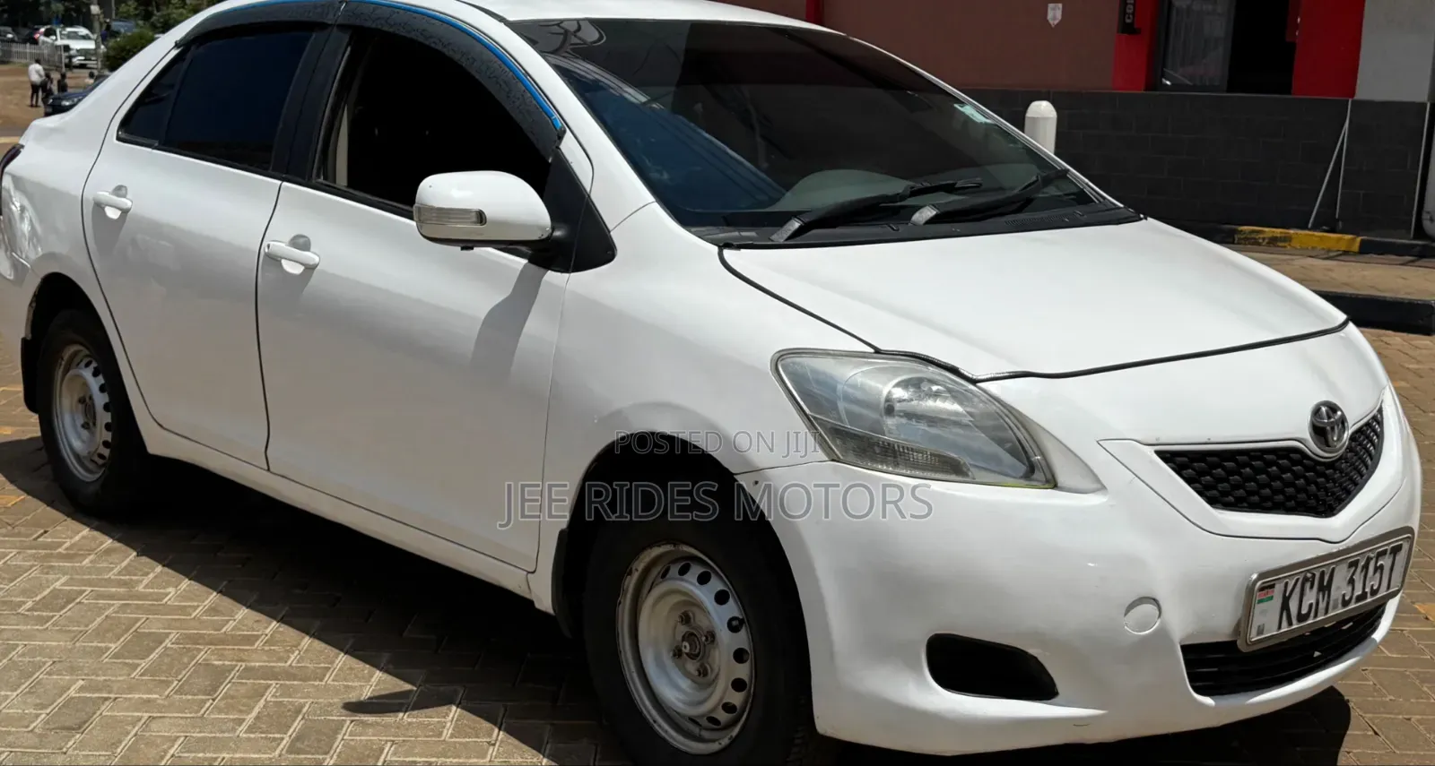 Toyota Belta 2010 Off white