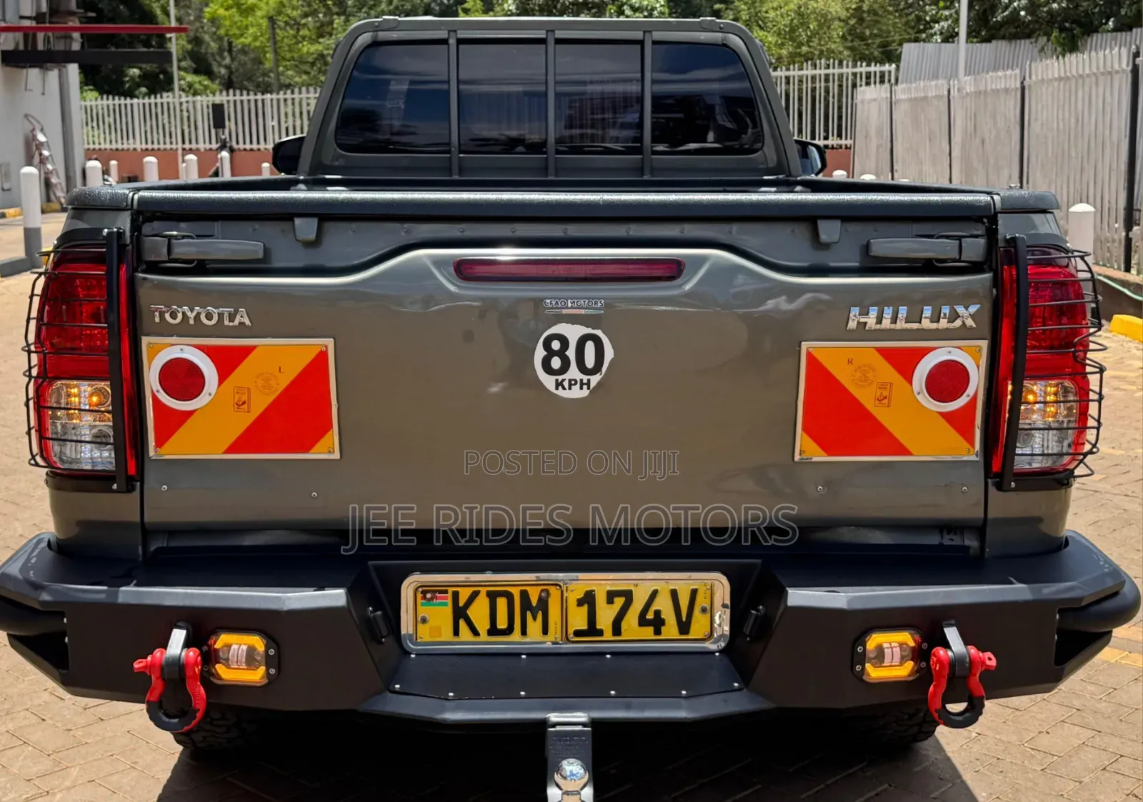 Toyota Hilux 2023 Brown