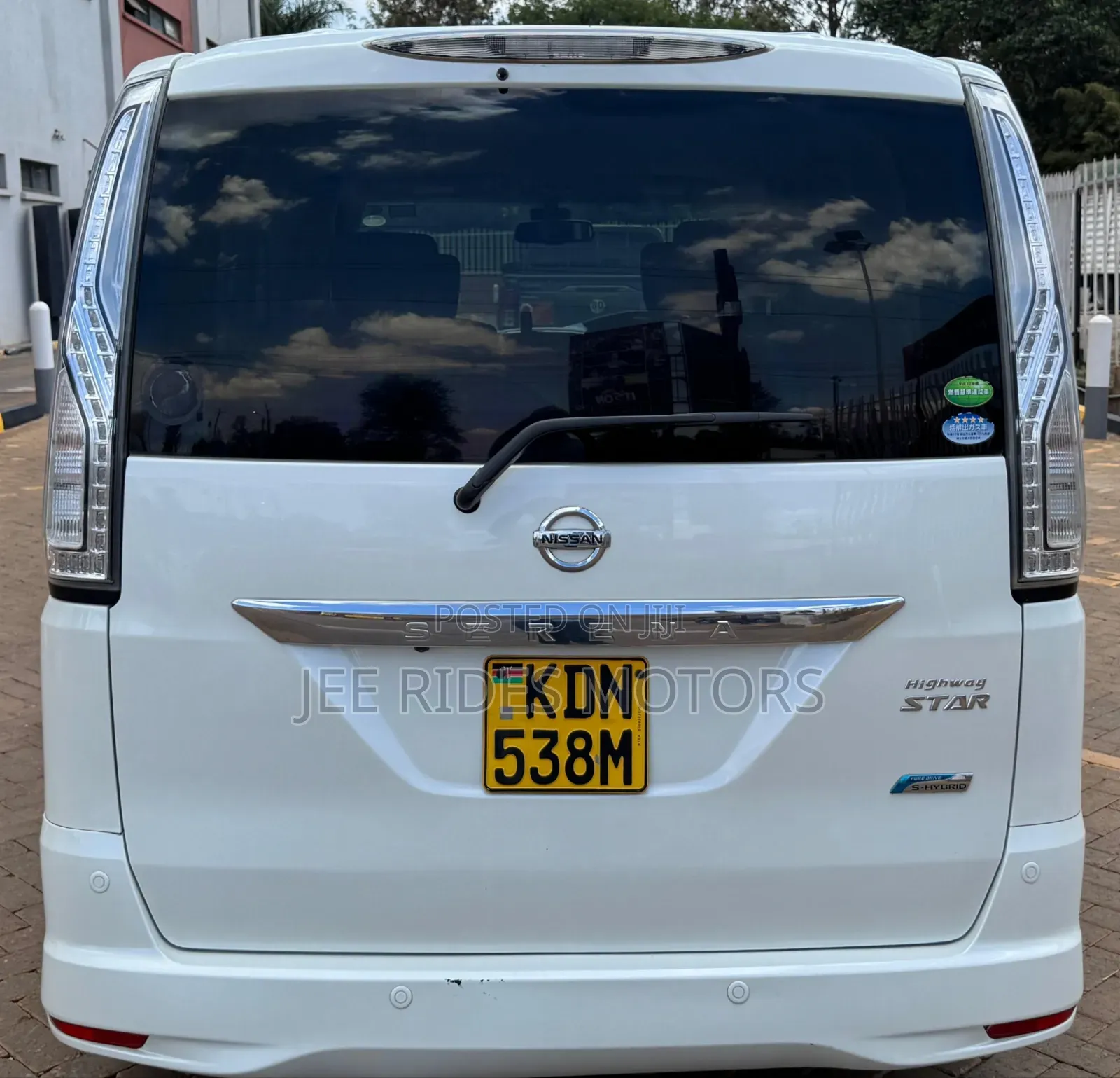 Nissan Serena 2016 Off white