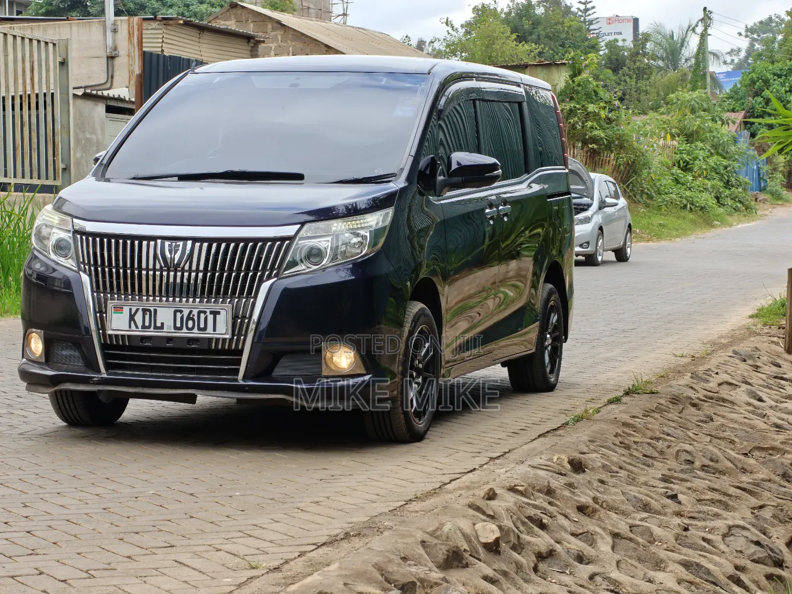 Toyota Esquire 2016 Black