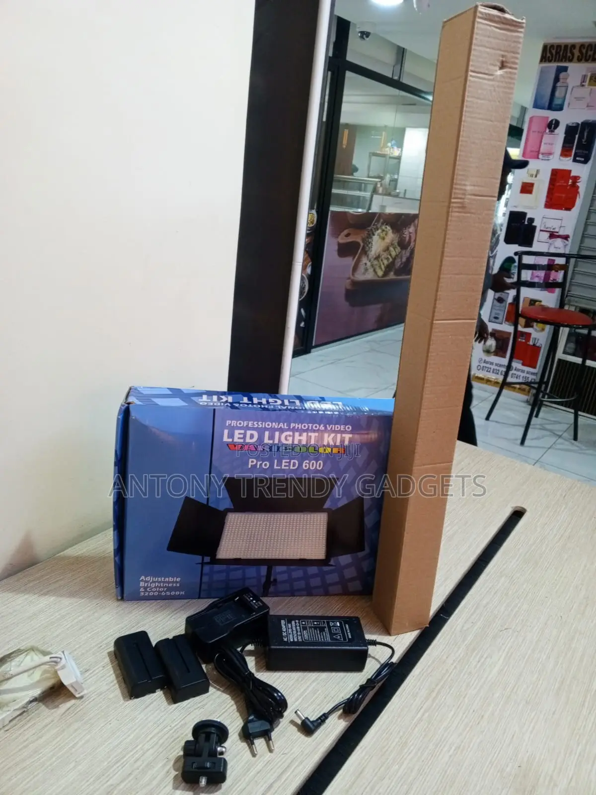LED-U600 Professional Photography Light Kit With Adjustable Stand