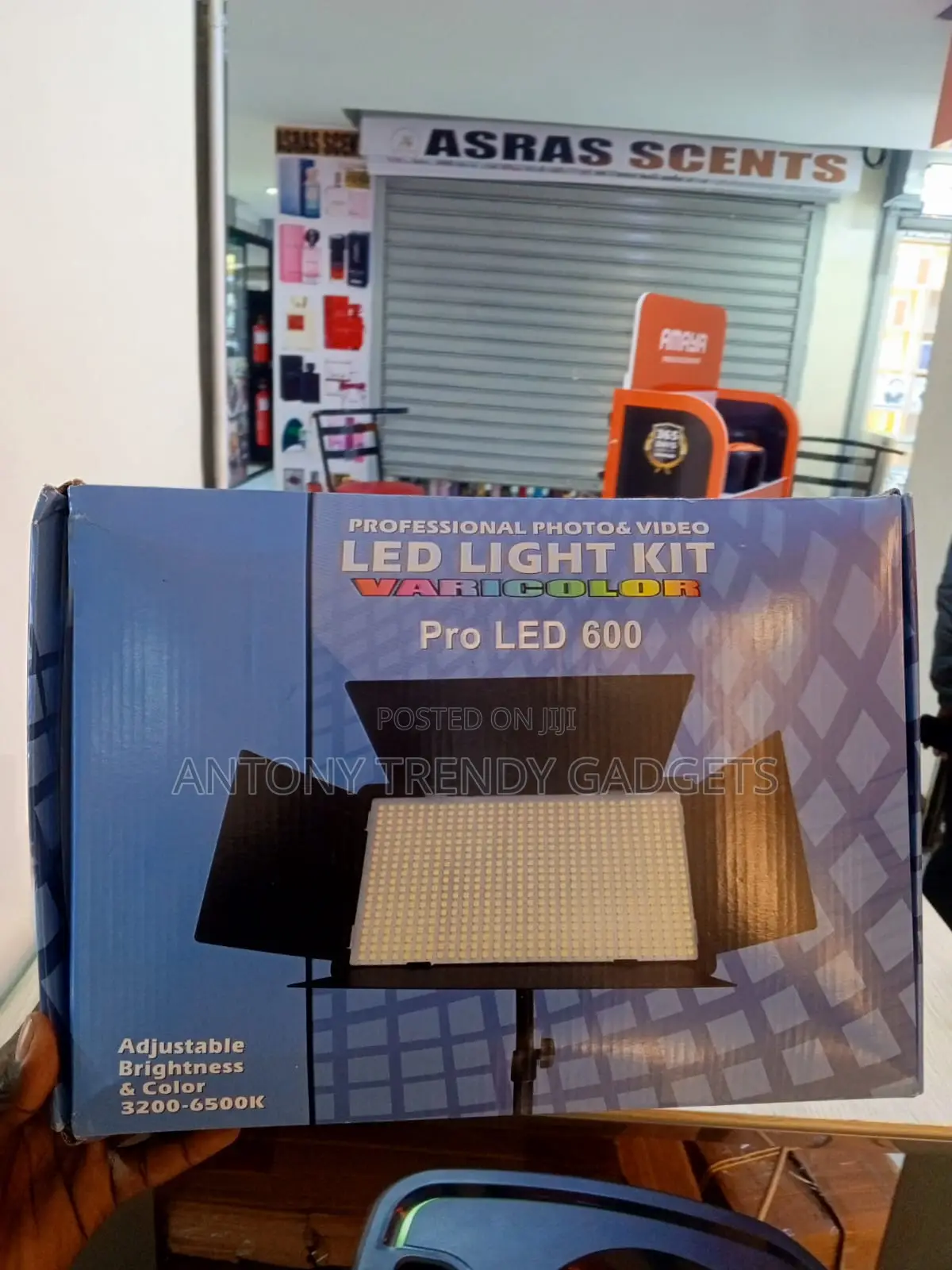 Professional LED 600 Photo Light Kit With Tripod and Power Adapter