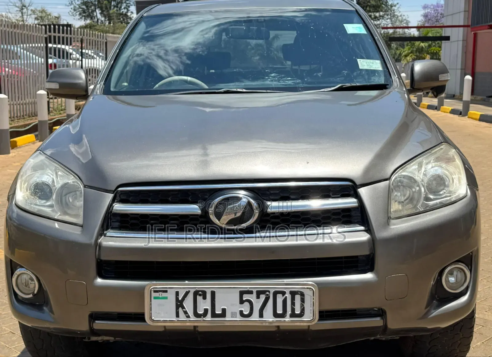 Toyota RAV4 2010 Gold