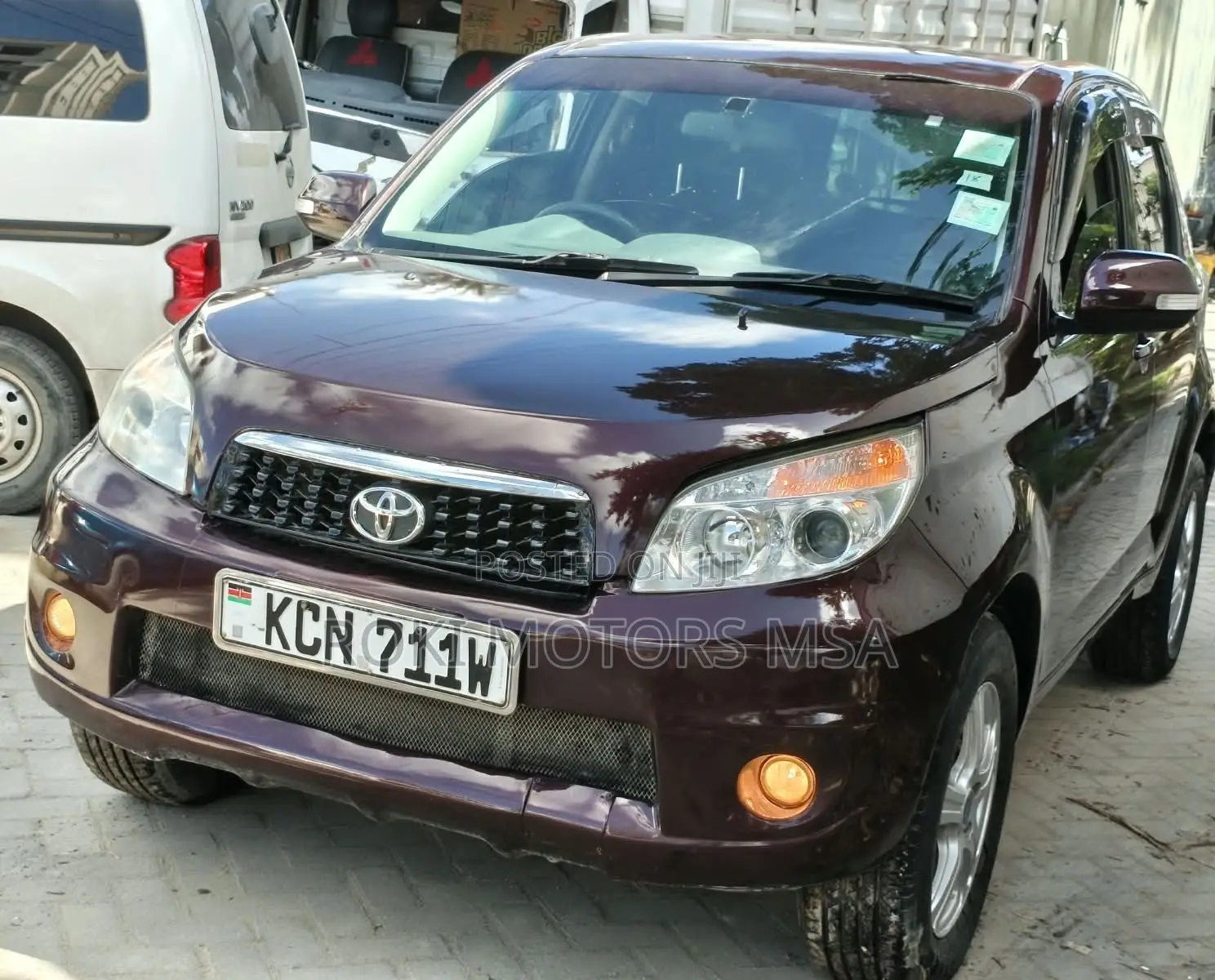 Toyota Rush 2011 Maroon