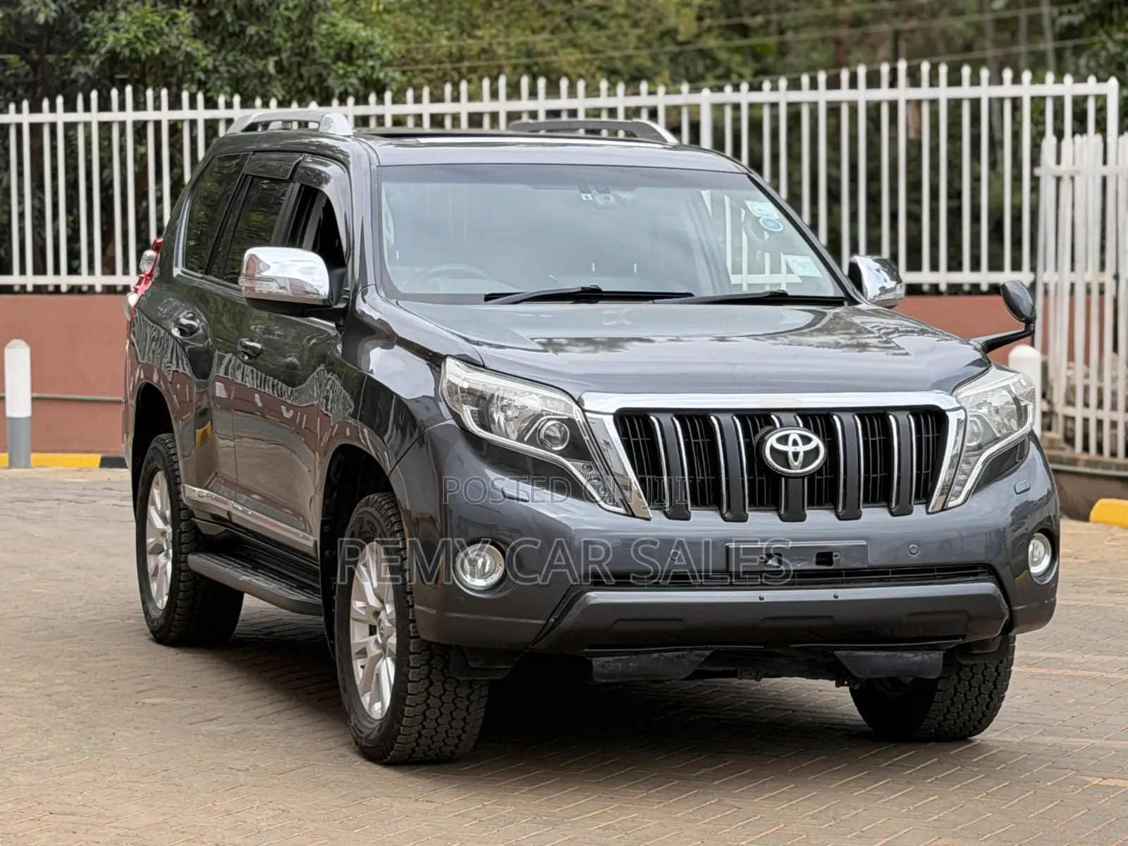 Toyota Land Cruiser Prado 2015 Gray