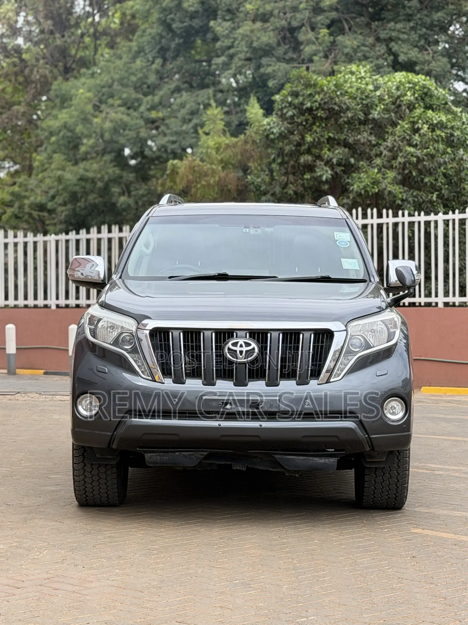 Toyota Land Cruiser Prado 2015 Gray
