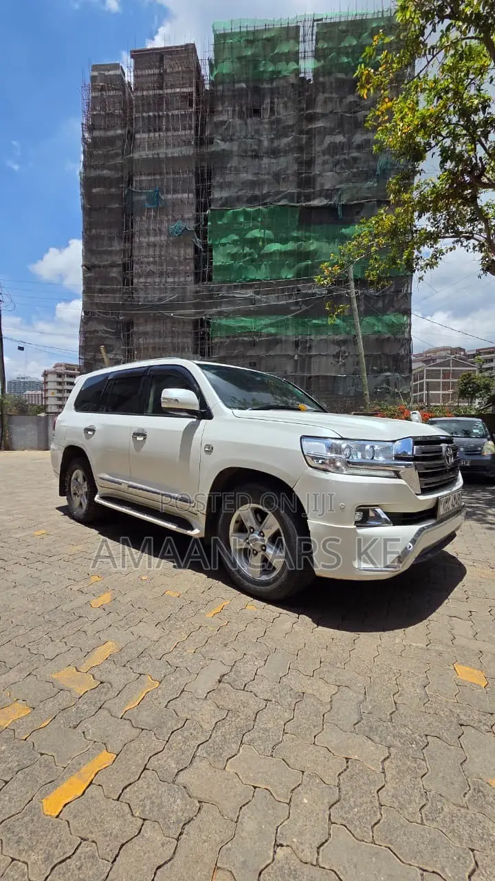 Toyota Land Cruiser 2008 White