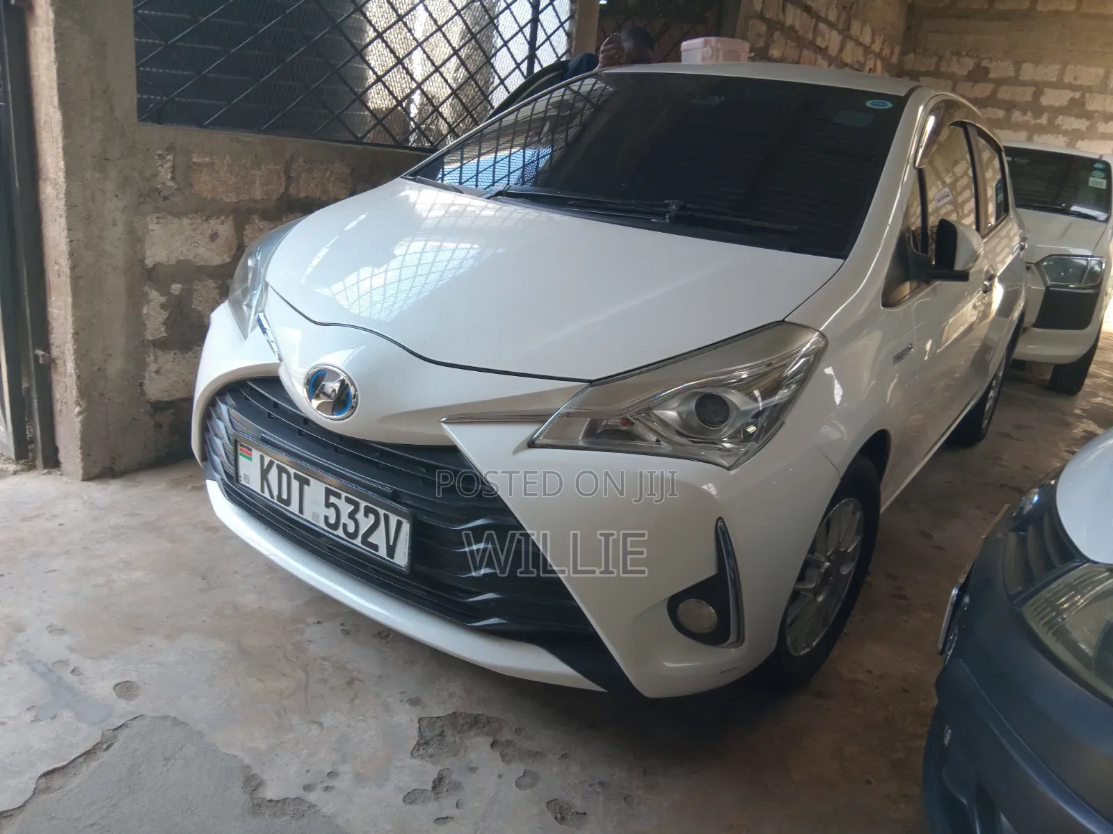 Toyota Vitz 2017 White
