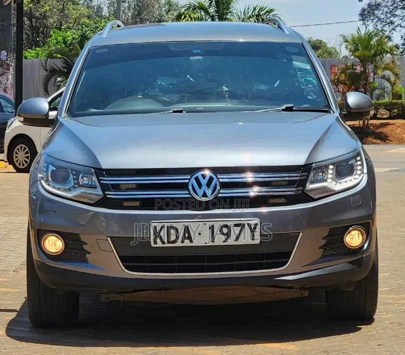 Volkswagen Tiguan R-Line 4Motion 4dr SUV AWD (2.0L 4cyl Turbo 6A) 2015