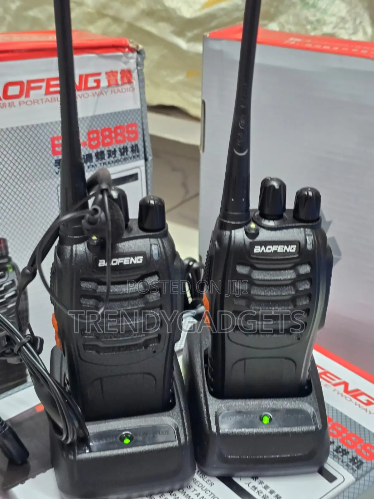 Baofeng BF-888S Walkie Talkie Pair With Desktop Chargers