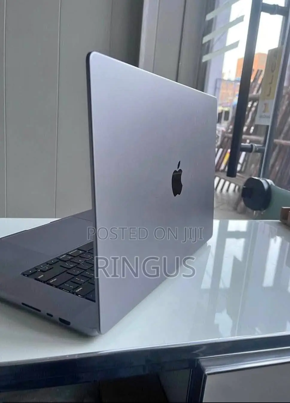 Laptop Apple MacBook Pro 32GB Apple M1 Pro SSD 1T