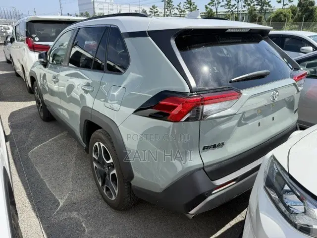 Toyota RAV4 Adventure 2021 Green