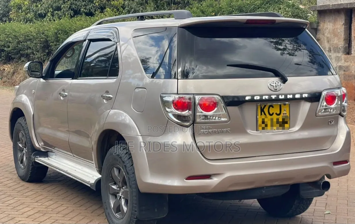 Toyota Fortuner 2009 Silver