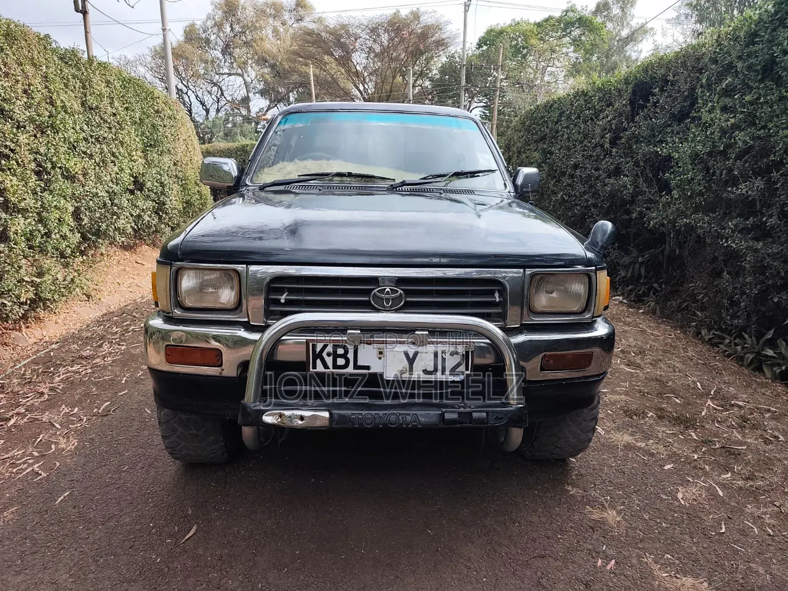 Toyota Hilux 2003 Black