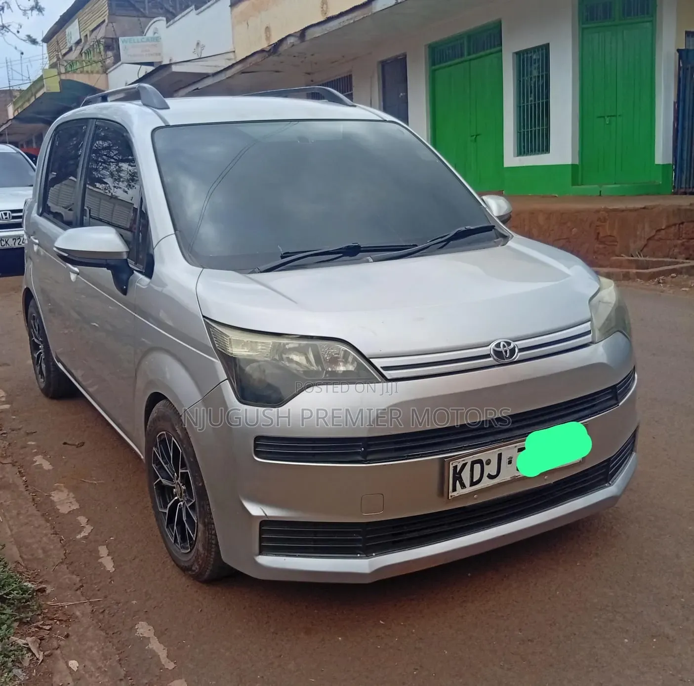 Toyota Spade 2015 Silver