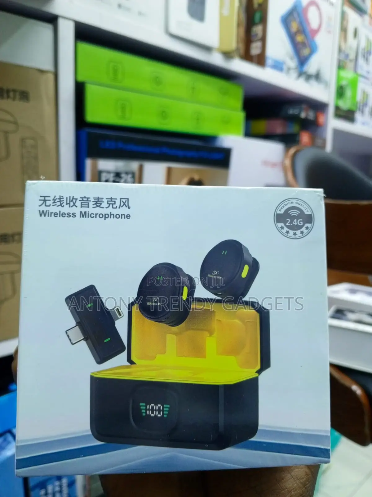 Q9 Dual Wireless Lapel Microphones Type C and Lightning