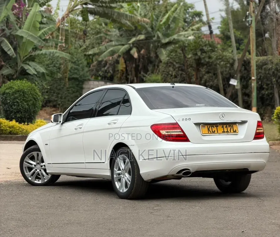 Mercedes-Benz C200 2012 Pearl