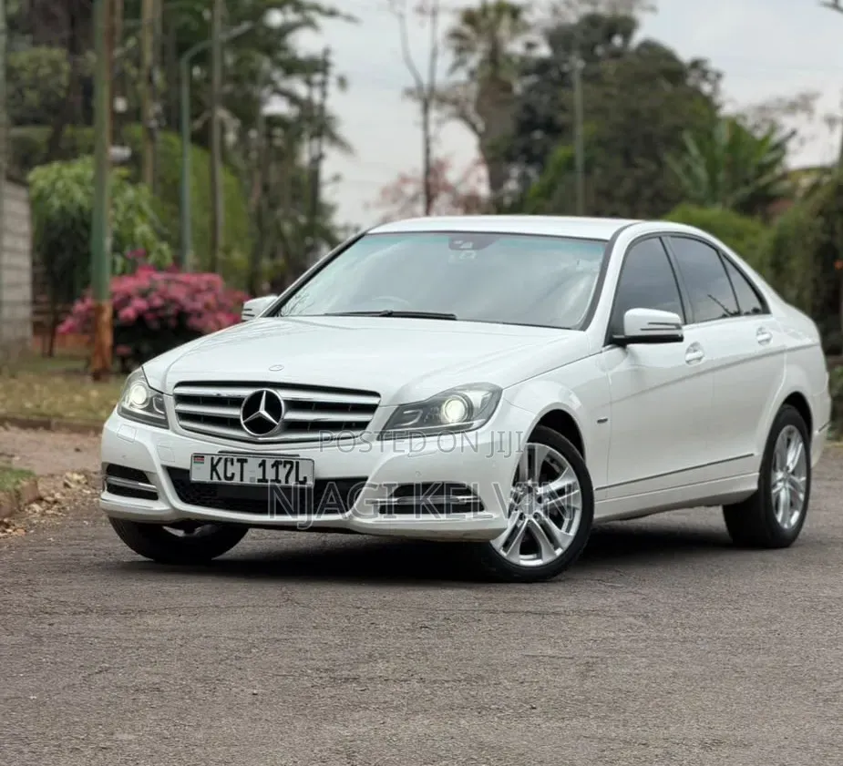 Mercedes-Benz C200 2012 Pearl