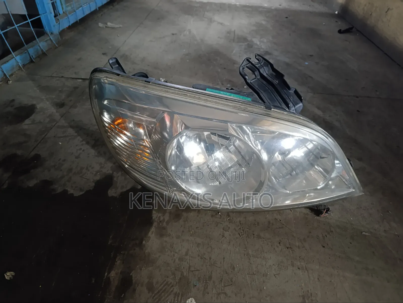 Escape 2008/2009/2010/2011/2012 Non-Xenon Headlight
