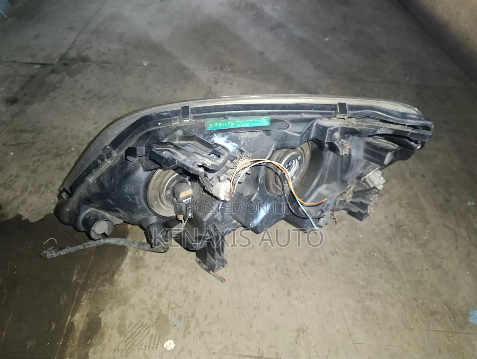 Escape 2008/2009/2010/2011/2012 Non-Xenon Headlight