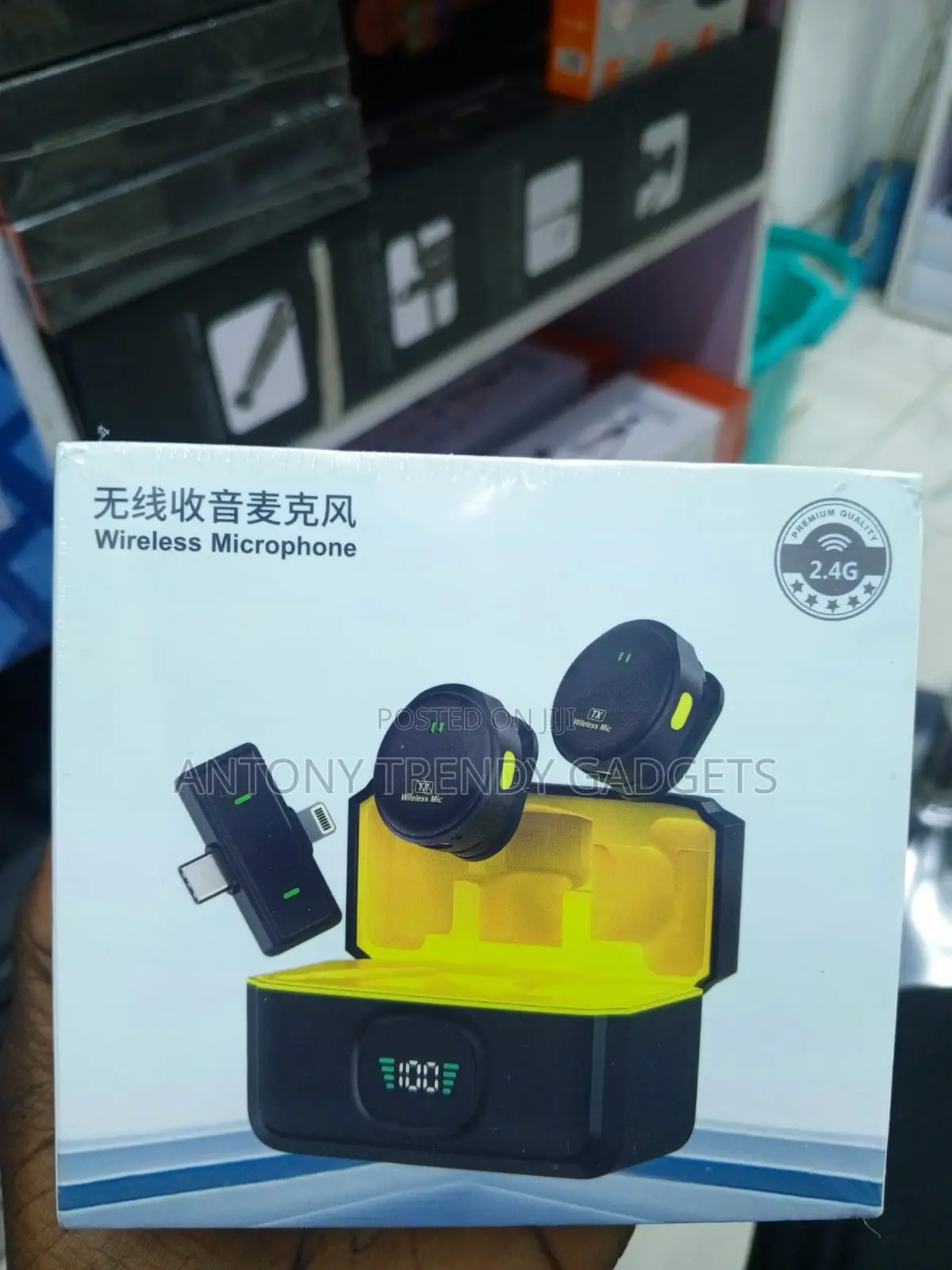 Q9 2.4GHz Wireless Microphone Kit for TikTok and YouTube